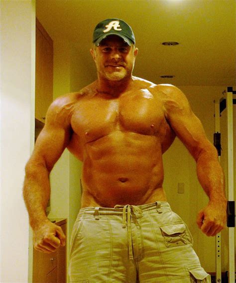 big bear muscle|Daddy Bear (@DaddyBearGlobal) .